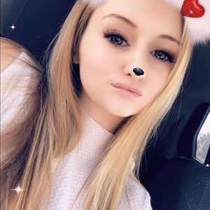 Meet ME, your Posher, Emily!